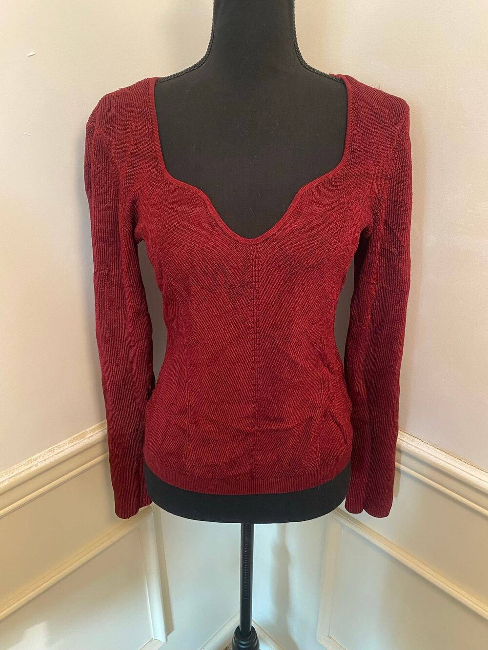 Pinque Burgundy Red Ribbed Knit Sweetheart Neckline Long Sleeve Top Viscose